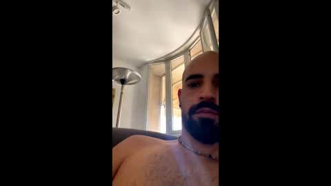 Snapshot of beardedbaldy_09 chatting on 10-07-25, 10:01 Ask me online show from 10-07-25, 10:01
