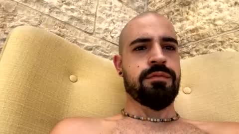 Snapshot of beardedbaldy_09 chatting on 10-11-25, 09:30 Ask me online show from 10-11-25, 09:30