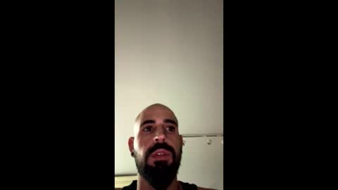 Snapshot of beardedbaldy_09 chatting on 10-16-25, 07:59 Ask me online show from 10-16-25, 07:59