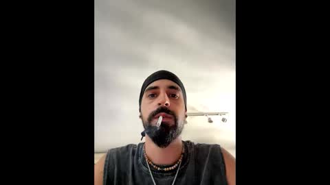 Snapshot of beardedbaldy_09 chatting on 10-17-25, 12:19 Ask me online show from 10-17-25, 12:19