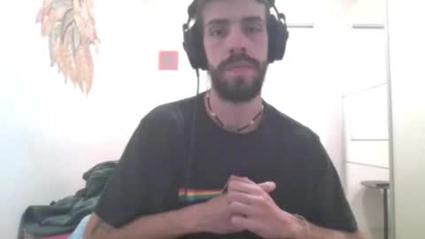 Snapshot of beardedsmoker666 chatting on 11-19-25, 06:13 beardedsmoker666 online show from 11-19-25, 06:13