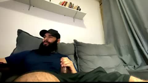 Snapshot of beardmax chatting on 06-28-26, 08:42 Min online show from 06-28-26, 08:42