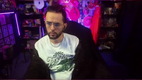 Snapshot of beastbxy chatting on 10-17-25, 02:26 beast bxy online show from 10-17-25, 02:26