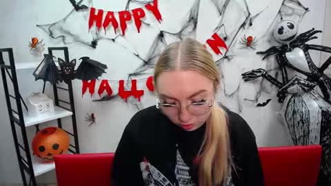 BeatriceFlyy online show from 10-29-25, 01:02