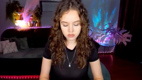 Snapshot of beatricewild chatting on 05-05-26, 10:23 BeatriceWild online show from 05-05-26, 10:23