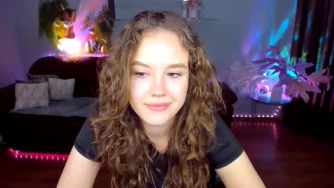 Snapshot of beatricewild chatting on 05-09-26, 11:04 BeatriceWild online show from 05-09-26, 11:04