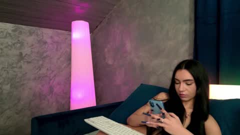 Snapshot of beatrixalexis chatting on 03-22-26, 01:53 Betty online show from 03-22-26, 01:53