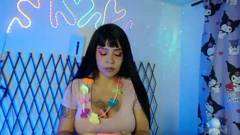 Snapshot of beautibellah chatting on 06-12-26, 12:42 beautibellah online show from 06-12-26, 12:42