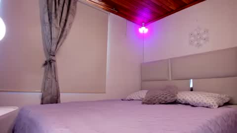 Snapshot of beautiful_2_0 chatting on 12-24-24, 07:00 beautiful_2_0 online show from 12-24-24, 07:00