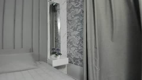 Snapshot of beautifulgirl4u_ chatting on 06-25-26, 11:20 online show from 06-25-26, 11:20