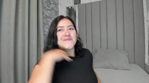 Snapshot of beautifulgirl4u_ chatting on 07-06-26, 11:29 online show from 07-06-26, 11:29