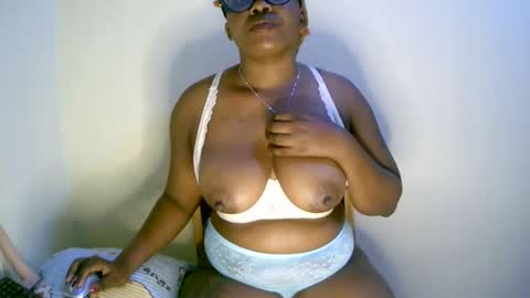 beautifulpeach2 online show from 02-06-25, 03:37