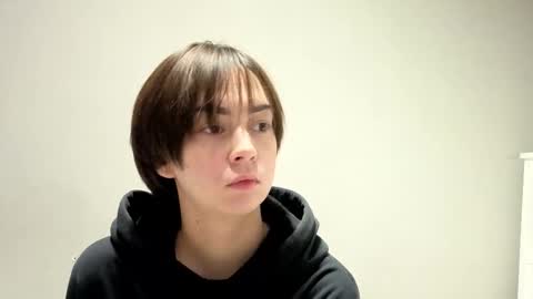 Snapshot of beauty_baby_ chatting on 10-05-25, 03:10 Emma online show from 10-05-25, 03:10