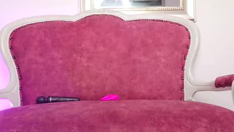 Snapshot of beauty_doll01 chatting on 07-10-26, 02:52 Leydi online show from 07-10-26, 02:52