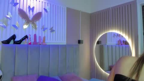 Chantall online show from 02-11-26, 03:44