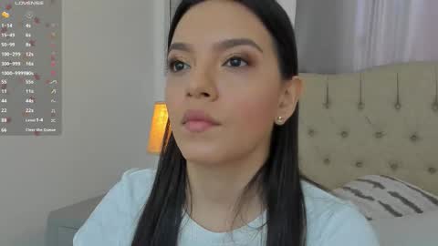 Snapshot of beautyari_ chatting on 11-18-25, 12:31 Ariana Reyes online show from 11-18-25, 12:31