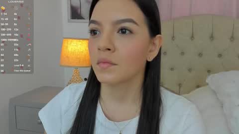 Snapshot of beautyari_ chatting on 11-24-25, 12:38 Ariana Reyes online show from 11-24-25, 12:38