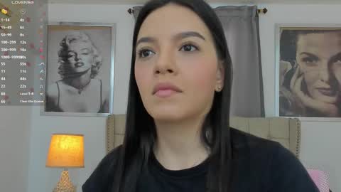 Snapshot of beautyari_ chatting on 11-25-25, 12:16 Ariana Reyes online show from 11-25-25, 12:16