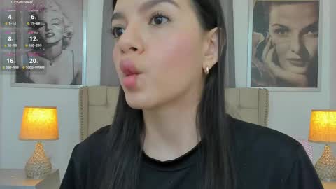 Snapshot of beautyari_ chatting on 05-05-26, 12:24 Ariana Reyes online show from 05-05-26, 12:24