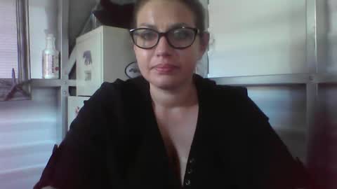 beccabee37 online show from 02-16-26, 05:42