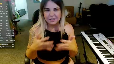 Snapshot of beccalubov chatting on 07-27-26, 04:58 Becca Lubov online show from 07-27-26, 04:58