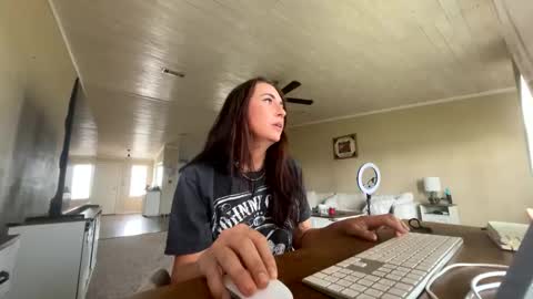 Snapshot of beccaraexoxo chatting on 05-27-26, 09:45 beccaraexoxo online show from 05-27-26, 09:45