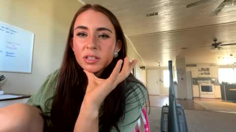 Snapshot of beccaraexoxo chatting on 06-10-26, 11:57 beccaraexoxo online show from 06-10-26, 11:57