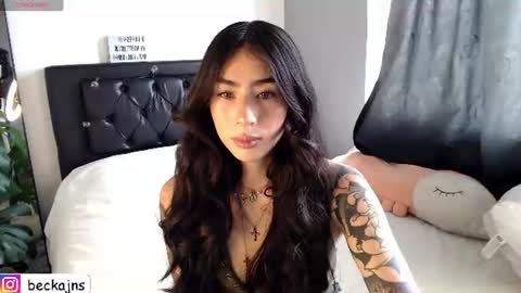 Snapshot of beck__jones chatting on 06-16-26, 07:05 Marzhie online show from 06-16-26, 07:05
