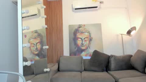 Victoria  online show from 03-16-26, 11:03