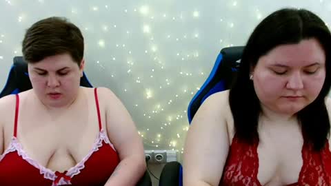 Snapshot of beckyandellen chatting on 06-19-26, 11:03 BeckyAndEllen online show from 06-19-26, 11:03