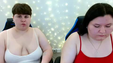 Snapshot of beckyandellen chatting on 07-11-26, 11:13 BeckyAndEllen online show from 07-11-26, 11:13