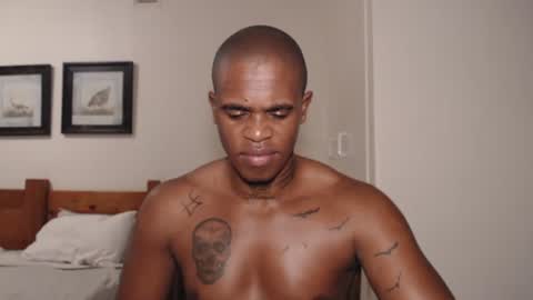 Snapshot of bedroom_gangster chatting on 09-17-25, 03:35 Frank online show from 09-17-25, 03:35