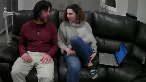 Snapshot of bedroom_king_and_queen chatting on 01-17-25, 02:29 Bedroom king and queen online show from 01-17-25, 02:29