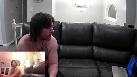 Snapshot of bedroom_king_and_queen chatting on 02-14-25, 01:56 Bedroom king and queen online show from 02-14-25, 01:56