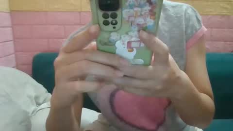 Snapshot of beebaby_xx chatting on 10-11-25, 03:17 beebaby_xx online show from 10-11-25, 03:17