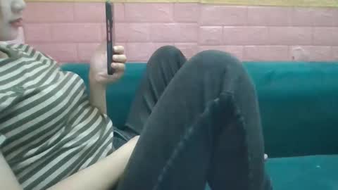 Snapshot of beebaby_xx chatting on 10-13-25, 01:16 beebaby_xx online show from 10-13-25, 01:16