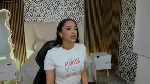 BELLA online show from 10-28-25, 02:42