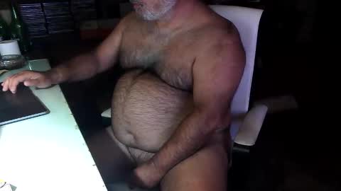 Snapshot of beers19 chatting on 09-27-25, 01:49 beers19 online show from 09-27-25, 01:49