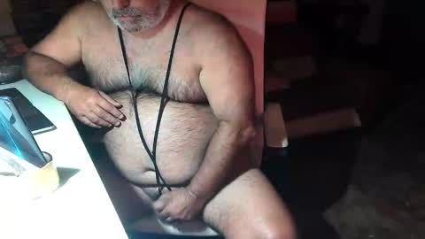 Snapshot of beers19 chatting on 09-28-25, 03:06 beers19 online show from 09-28-25, 03:06