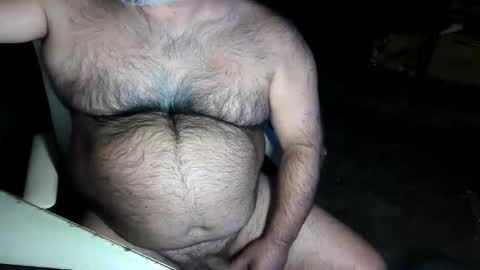 Snapshot of beers19 chatting on 10-19-25, 01:56 beers19 online show from 10-19-25, 01:56