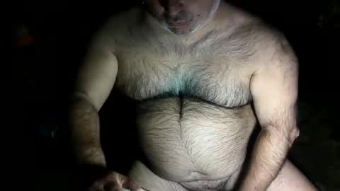 Snapshot of beers19 chatting on 10-29-25, 02:52 beers19 online show from 10-29-25, 02:52