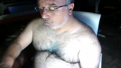 Snapshot of beers19 chatting on 05-11-26, 02:45 beers19 online show from 05-11-26, 02:45