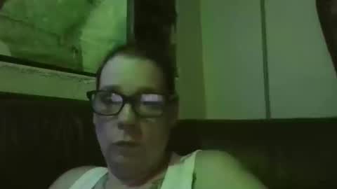 Snapshot of beesmithfield chatting on 05-09-26, 10:42 beesmithfield online show from 05-09-26, 10:42