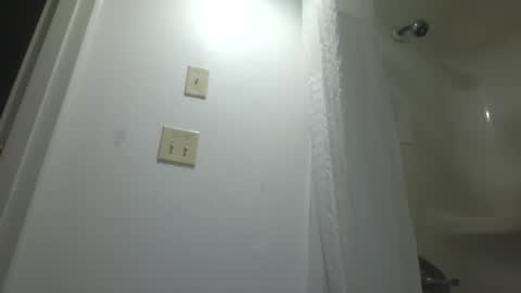 Snapshot of begme88 chatting on 10-08-25, 04:21 begme88 online show from 10-08-25, 04:21