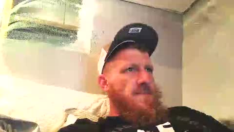 Snapshot of begme88 chatting on 10-18-25, 09:43 begme88 online show from 10-18-25, 09:43