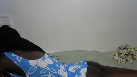 Snapshot of beib_love chatting on 12-16-24, 01:22 beib_love online show from 12-16-24, 01:22