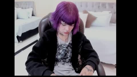 Snapshot of bela_craxkerr chatting on 02-08-26, 01:03 Bela online show from 02-08-26, 01:03