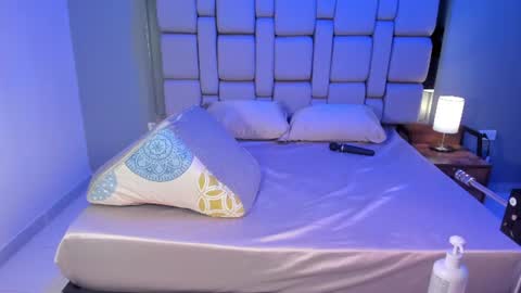 Snapshot of belanny_ chatting on 06-13-26, 04:32 Bella online show from 06-13-26, 04:32