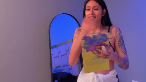 Snapshot of belanny_ chatting on 06-24-26, 04:33 Bella online show from 06-24-26, 04:33