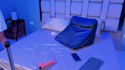Snapshot of belanny_ chatting on 07-16-26, 04:40 Bella online show from 07-16-26, 04:40